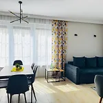 Lejlighed Apartamentykudowa - Pod Debami Z Ogrodem I Parkingiem, Kudowa-Zdrój