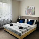 Apartamentykudowa - Pod Debami Z Ogrodem I Parkingiem, Kudowa-Zdrój