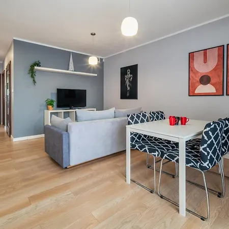 Apartamentykudowa - Pod Debami Z Ogrodem I Parkingiem, شقة