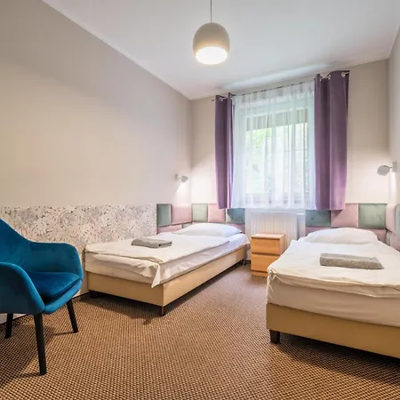 Apartamentykudowa - Pod Debami Z Ogrodem I Parkingiem,