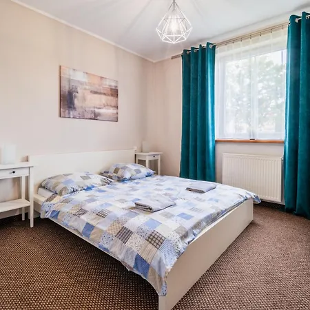 Apartamentykudowa - Pod Debami Z Ogrodem I Parkingiem, 库多瓦-兹德鲁伊