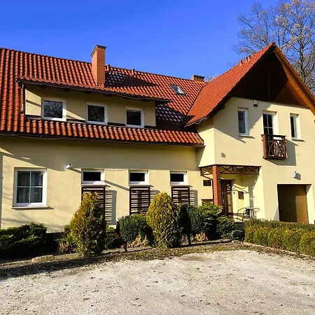 Apartamentykudowa - Pod Debami Z Ogrodem I Parkingiem,