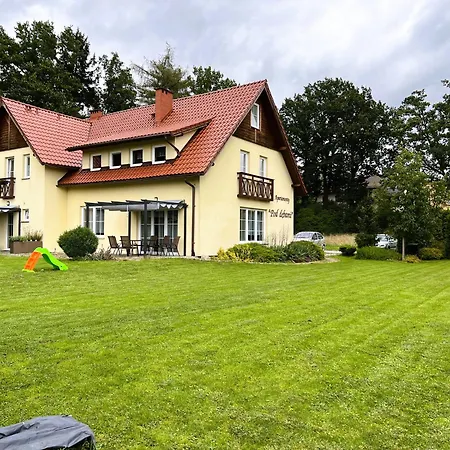 Apartamentykudowa - Pod Debami Z Ogrodem I Parkingiem, Lägenhet Kudowa-Zdrój