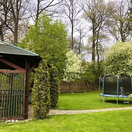 Lägenhet Apartamentykudowa - Pod Debami Z Ogrodem I Parkingiem,