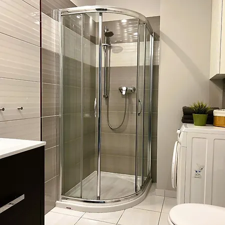 Apartamentykudowa - Pod Debami Z Ogrodem I Parkingiem, * Kudowa-Zdrój