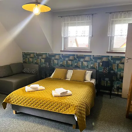 Apartamentykudowa - Pod Debami Z Ogrodem I Parkingiem, شقة *