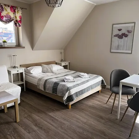 Apartamentykudowa - Pod Debami Z Ogrodem I Parkingiem, * 库多瓦-兹德鲁伊
