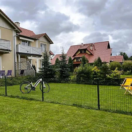 Apartamentykudowa - Pod Debami Z Ogrodem I Parkingiem, Lägenhet Kudowa-Zdrój