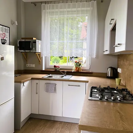 Apartamentykudowa - Pod Debami Z Ogrodem I Parkingiem, 库多瓦-兹德鲁伊