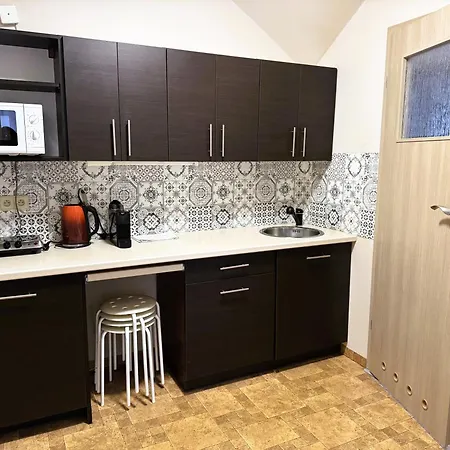 Lägenhet Apartamentykudowa - Pod Debami Z Ogrodem I Parkingiem,