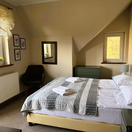 Apartamentykudowa - Pod Debami Z Ogrodem I Parkingiem, Lägenhet *