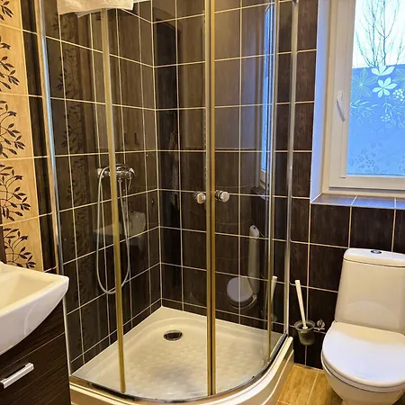 Apartamentykudowa - Pod Debami Z Ogrodem I Parkingiem, * Kudowa-Zdrój