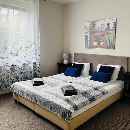 Apartamentykudowa - Pod Debami Z Ogrodem I Parkingiem, Kudowa-Zdrój