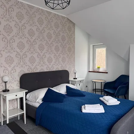 Apartamentykudowa - Pod Debami Z Ogrodem I Parkingiem, Apartment Bad Kudowa