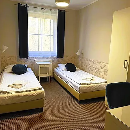 Apartamentykudowa - Pod Debami Z Ogrodem I Parkingiem, Apartmán Kudowa-Zdrój