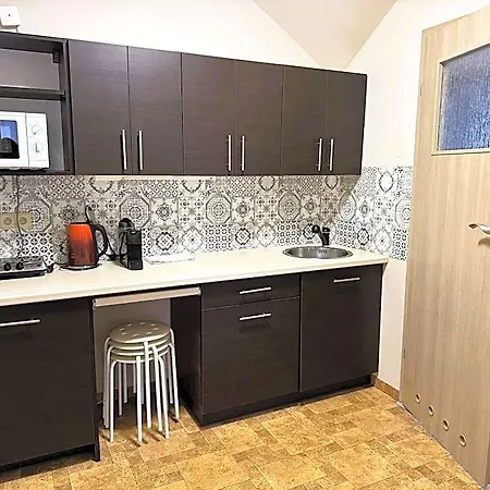Apartamentykudowa - Pod Debami Z Ogrodem I Parkingiem,