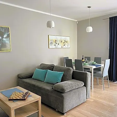 Apartamentykudowa - Pod Debami Z Ogrodem I Parkingiem, *