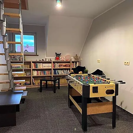 Apartamentykudowa - Pod Debami Z Ogrodem I Parkingiem, Apartmán *