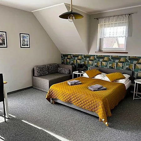 Apartamentykudowa - Pod Debami Z Ogrodem I Parkingiem, Apartmán Kudowa-Zdrój