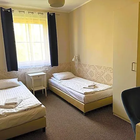 Apartamentykudowa - Pod Debami Z Ogrodem I Parkingiem, Apartmán Kudowa-Zdrój
