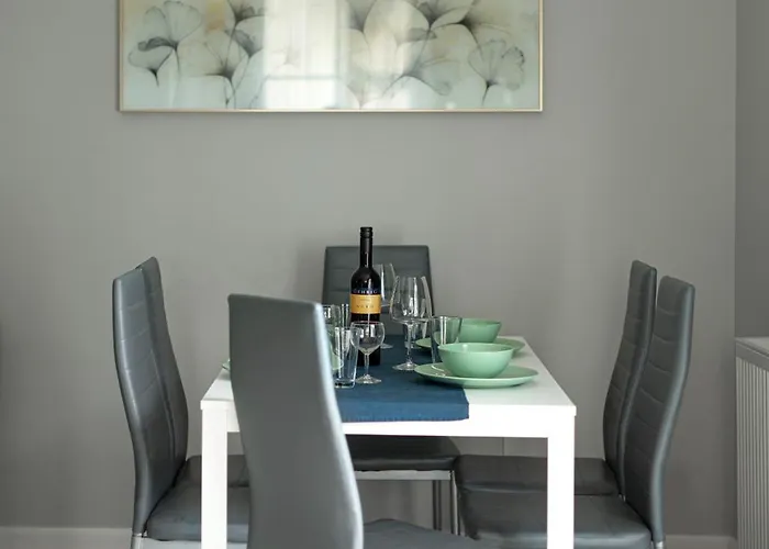 Apartamentykudowa - Pod Debami Z Ogrodem I Parkingiem, Apartment