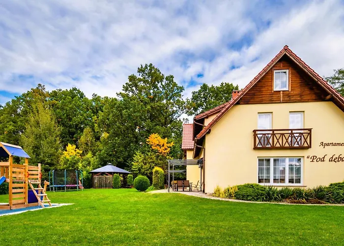 Apartment Apartamentykudowa - Pod Debami Z Ogrodem I Parkingiem, Bad Kudowa