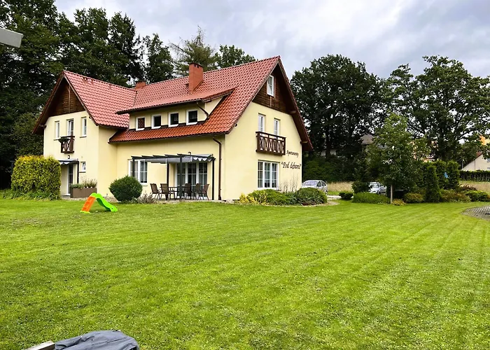 Apartamentykudowa - Pod Debami Z Ogrodem I Parkingiem, Διαμέρισμα Kudowa-Zdrój