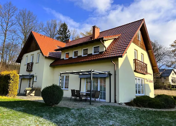 Apartamentykudowa - Pod Debami Z Ogrodem I Parkingiem, Διαμέρισμα