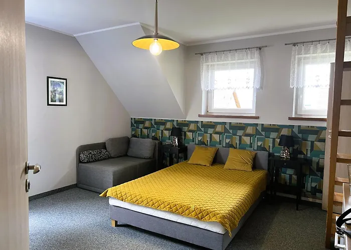 Apartamentykudowa - Pod Debami Z Ogrodem I Parkingiem,