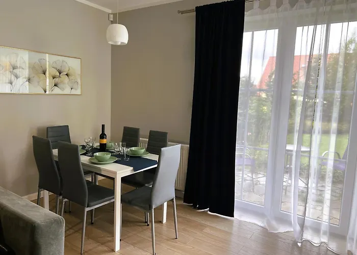 Apartamentykudowa - Pod Debami Z Ogrodem I Parkingiem, Apartment Bad Kudowa