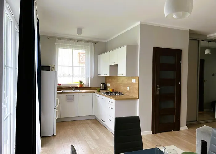 Apartamentykudowa - Pod Debami Z Ogrodem I Parkingiem, *