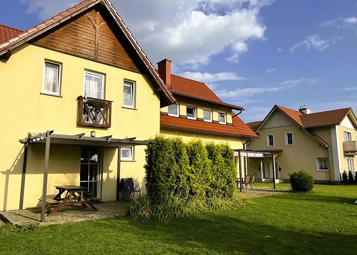 Apartamentykudowa - Pod Debami Z Ogrodem I Parkingiem,