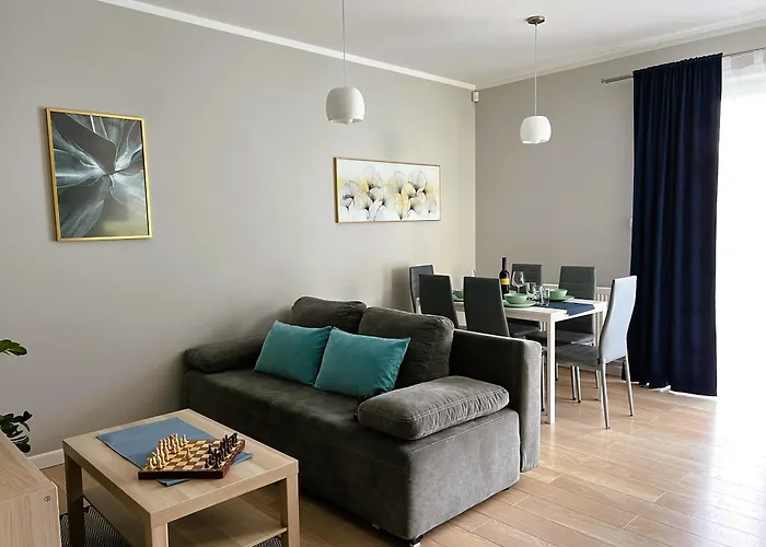 Apartamentykudowa - Pod Debami Z Ogrodem I Parkingiem, Διαμέρισμα