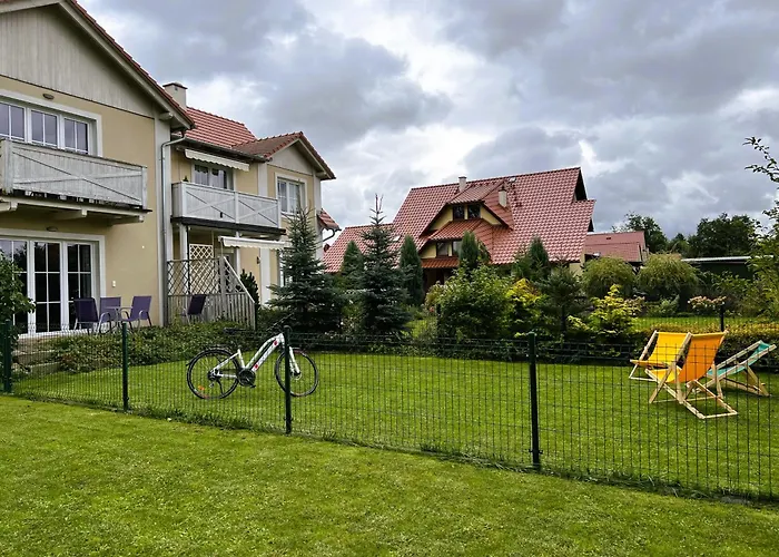 Apartamentykudowa - Pod Debami Z Ogrodem I Parkingiem, Apartment Bad Kudowa