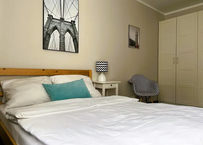 Apartment Apartamentykudowa - Pod Debami Z Ogrodem I Parkingiem, Bad Kudowa