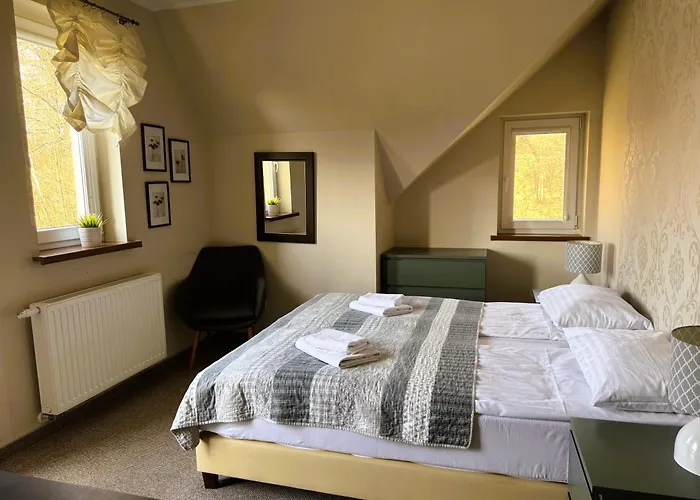 Apartamentykudowa - Pod Debami Z Ogrodem I Parkingiem, Διαμέρισμα *