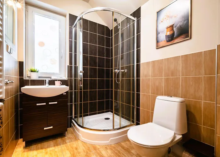 Apartamentykudowa - Pod Debami Z Ogrodem I Parkingiem,