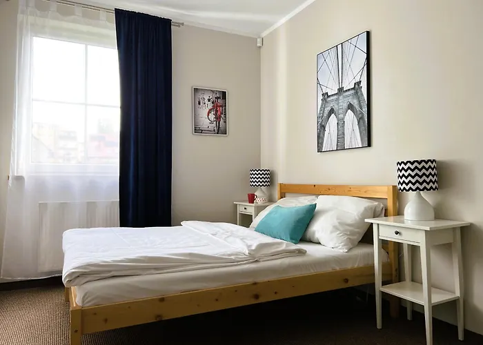 Apartamentykudowa - Pod Debami Z Ogrodem I Parkingiem, Kudowa-Zdrój