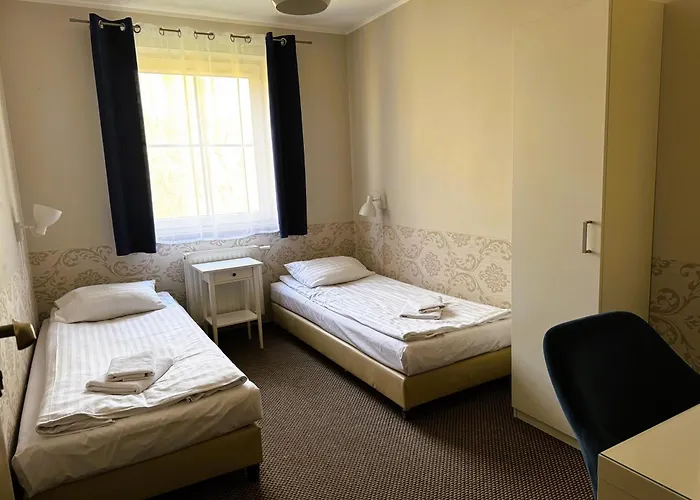 Apartamentykudowa - Pod Debami Z Ogrodem I Parkingiem, *