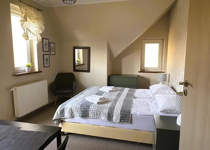 Apartamentykudowa - Pod Debami Z Ogrodem I Parkingiem,