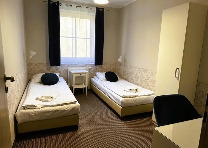 Apartamentykudowa - Pod Debami Z Ogrodem I Parkingiem, Apartment