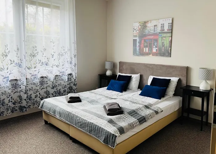 Apartamentykudowa - Pod Debami Z Ogrodem I Parkingiem, Kudowa-Zdrój