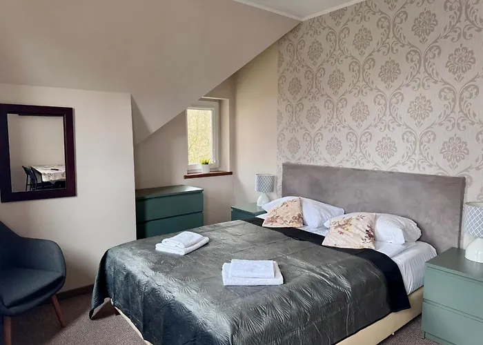 Apartment Apartamentykudowa - Pod Debami Z Ogrodem I Parkingiem, *