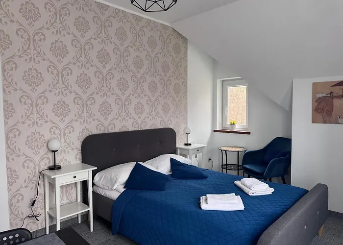 Apartamentykudowa - Pod Debami Z Ogrodem I Parkingiem, Apartment Bad Kudowa