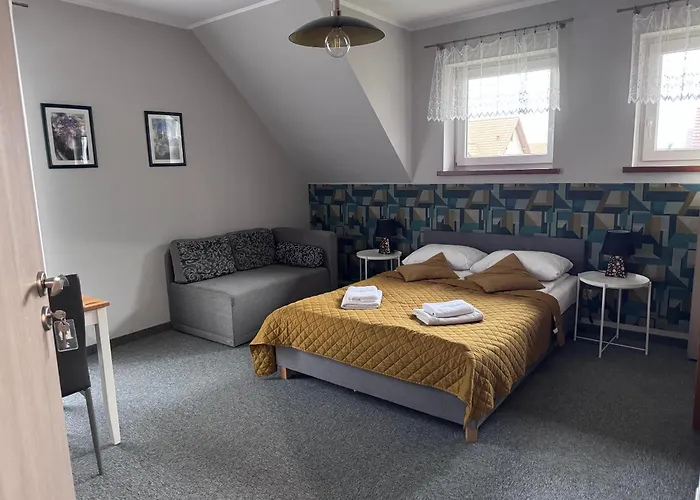 Apartamentykudowa - Pod Debami Z Ogrodem I Parkingiem,