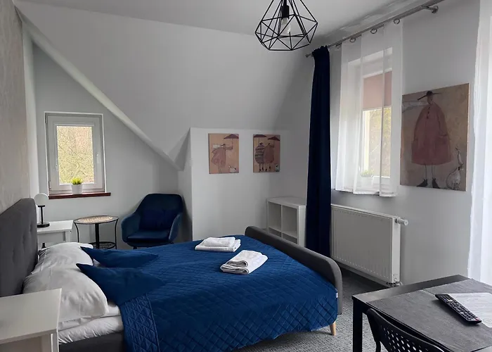 Apartamentykudowa - Pod Debami Z Ogrodem I Parkingiem, Apartment Bad Kudowa